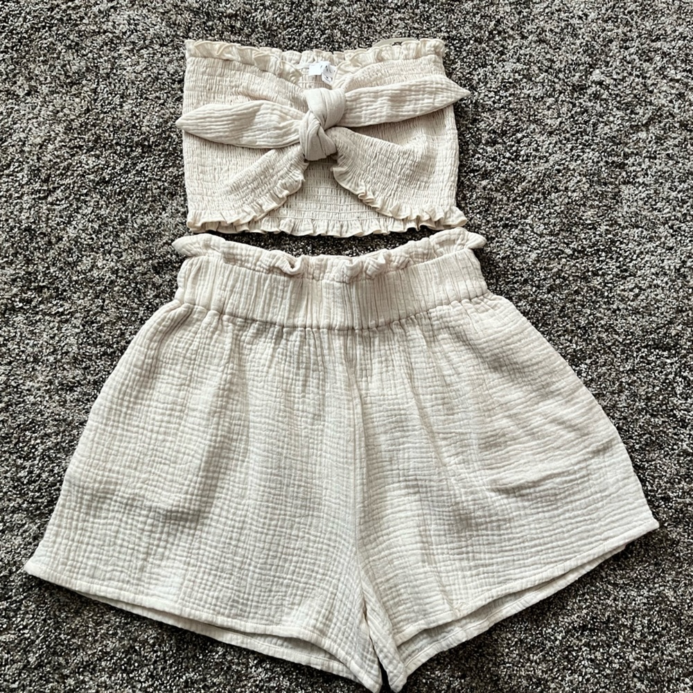 Tube top and short set. Size medium.